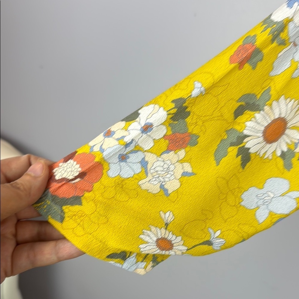 Sunday Best Cropped Yellow Floral Long Sleeve Tie Front Blouse Size 1X - Picture 5 of 9